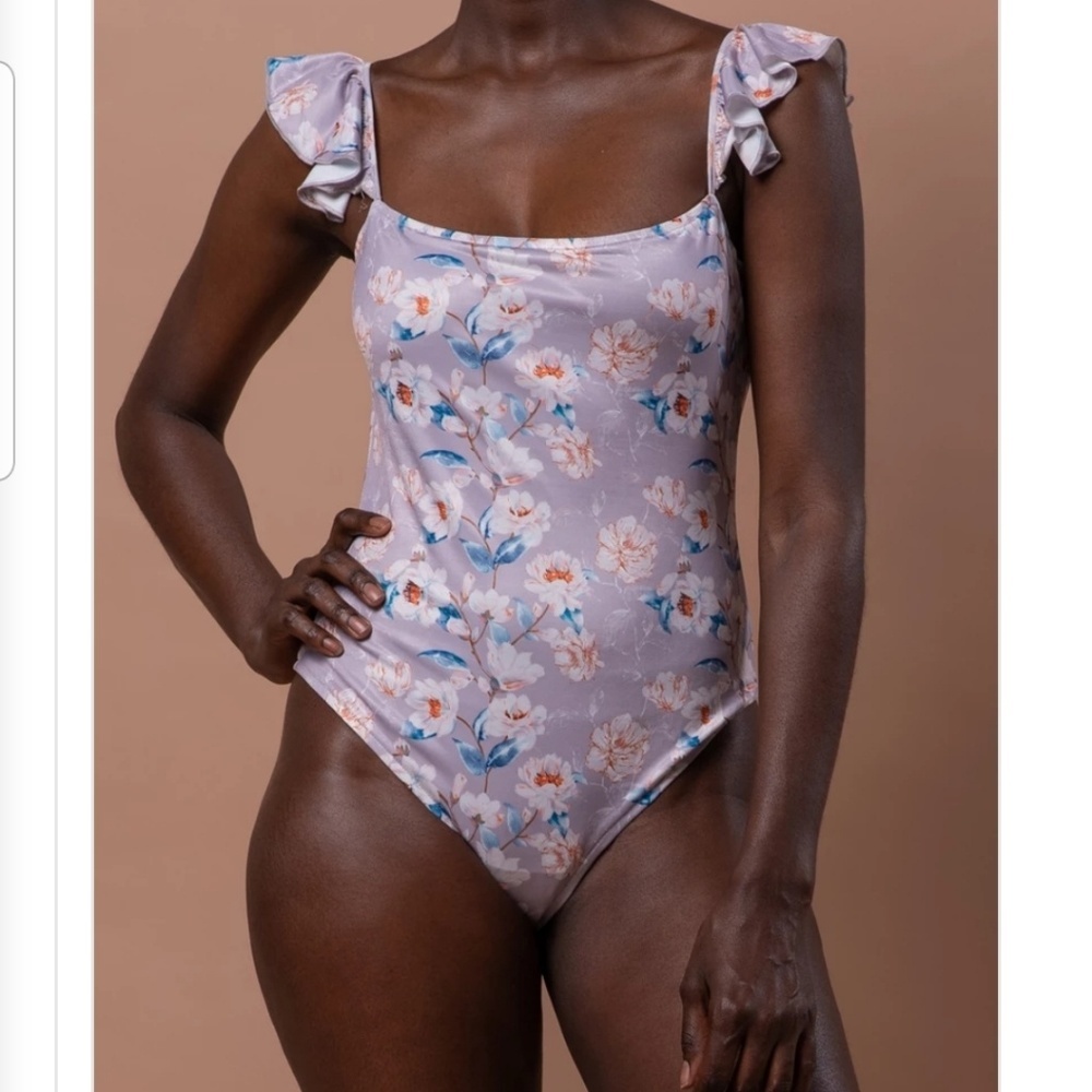 By Egreis bodysuit